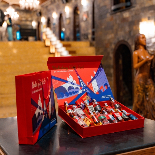 Set Rượu MiNi 14 chai ( Quà Tặng Cao Câp ) 