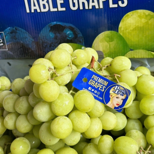Nho xanh ( Giòn Rụm , Ngọt ) 
